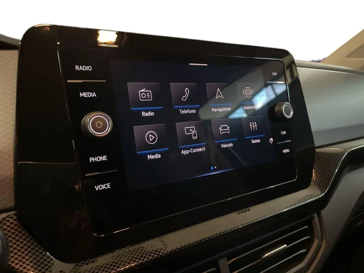 Volkswagen T-Cross nuova a Prato (14)