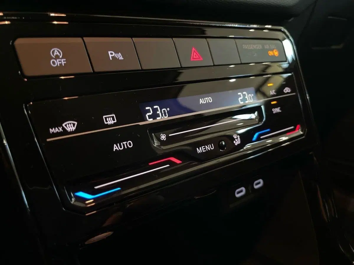 Volkswagen T-Cross nuova a Prato (15)