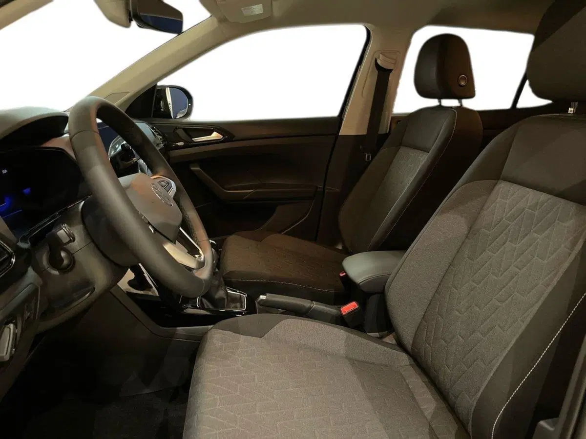 Volkswagen T-Cross nuova a Prato (9)
