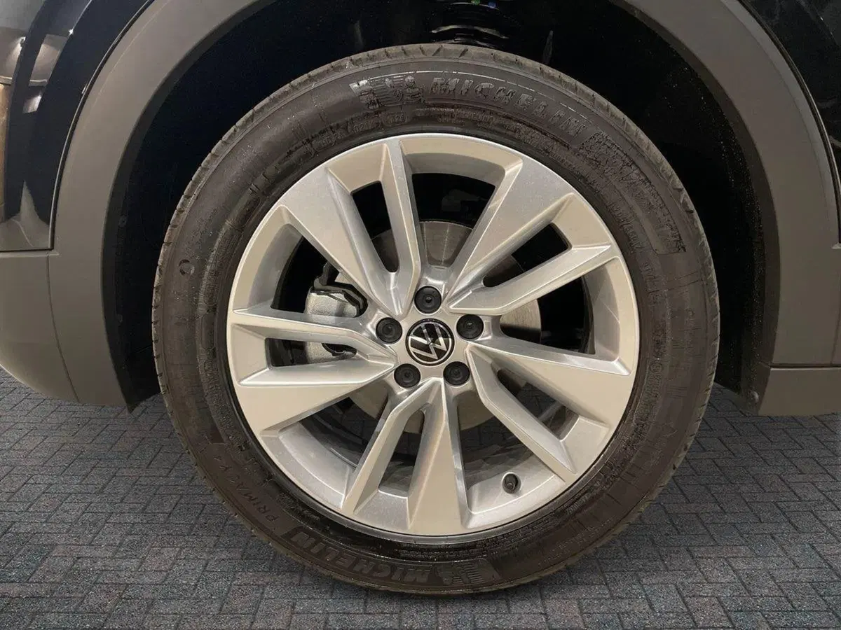 Volkswagen T-Cross nuova a Prato (6)