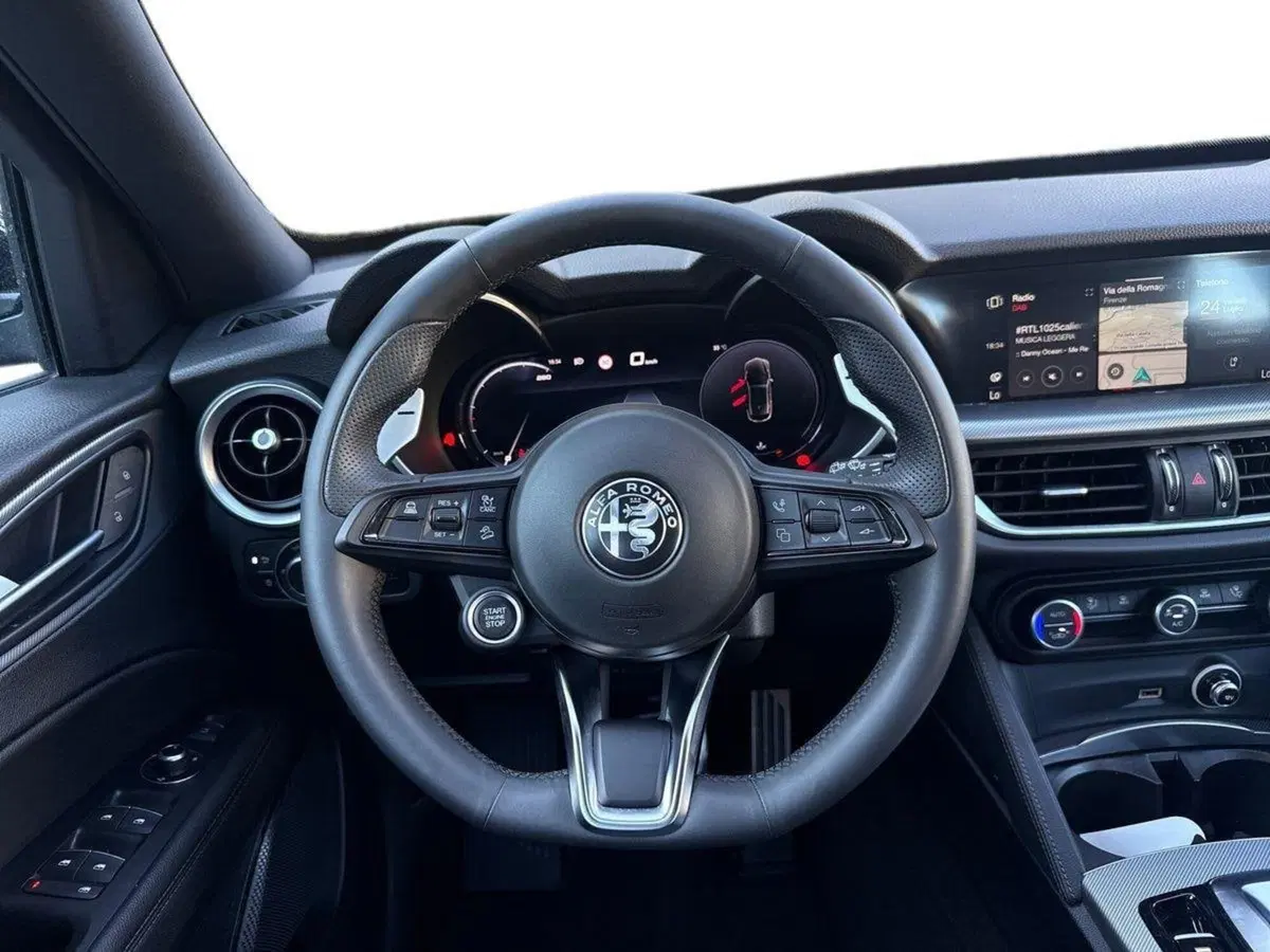 Alfa Romeo Stelvio usata a Firenze (10)