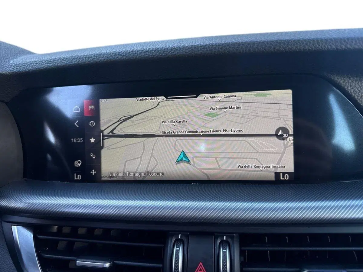 Alfa Romeo Stelvio usata a Firenze (14)