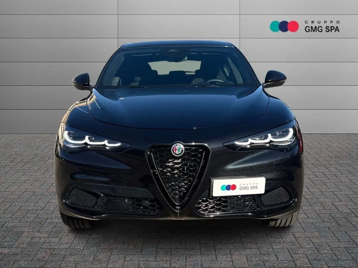 Alfa Romeo Stelvio usata a Firenze (2)