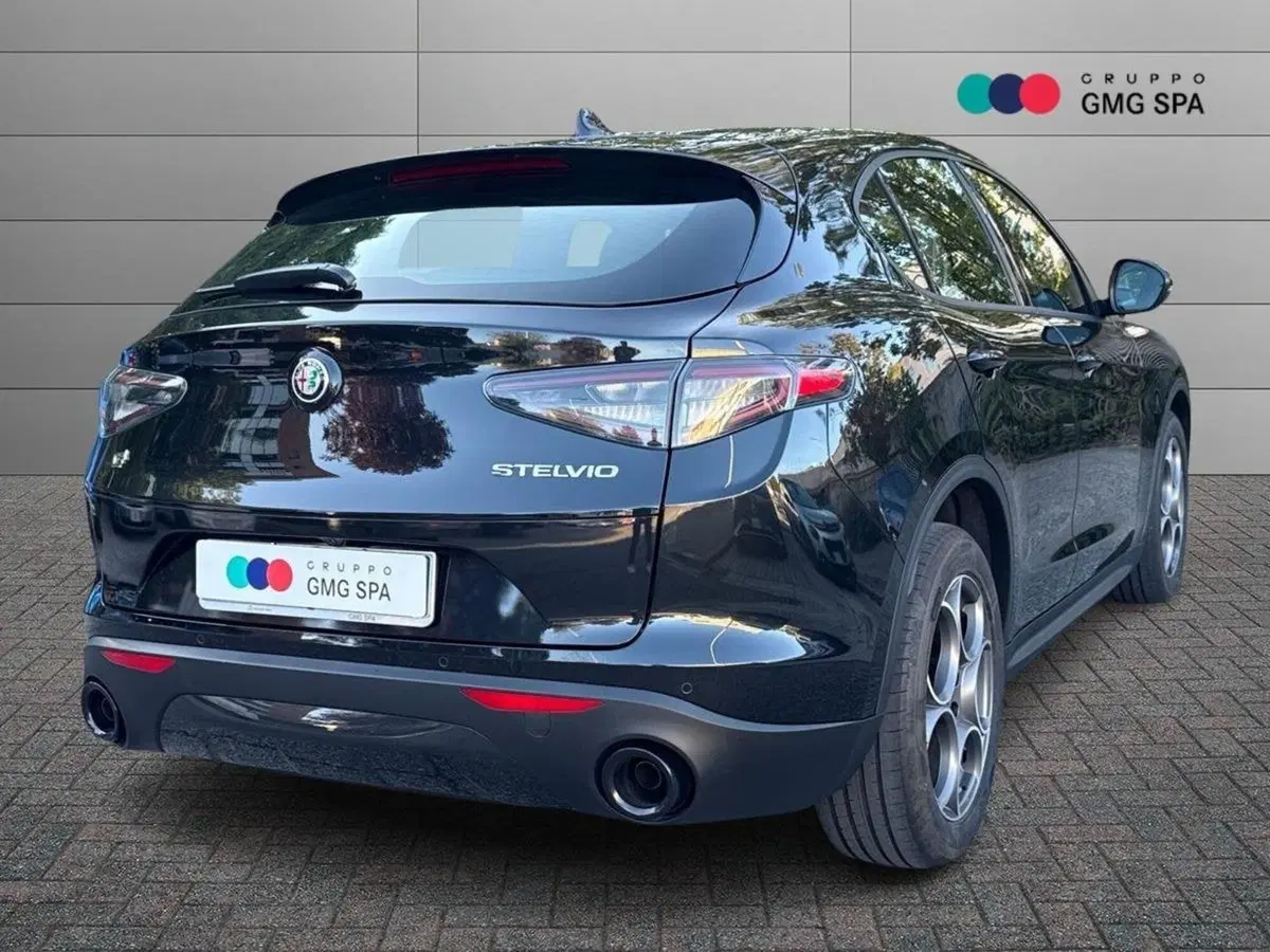 Alfa Romeo Stelvio usata a Firenze (3)
