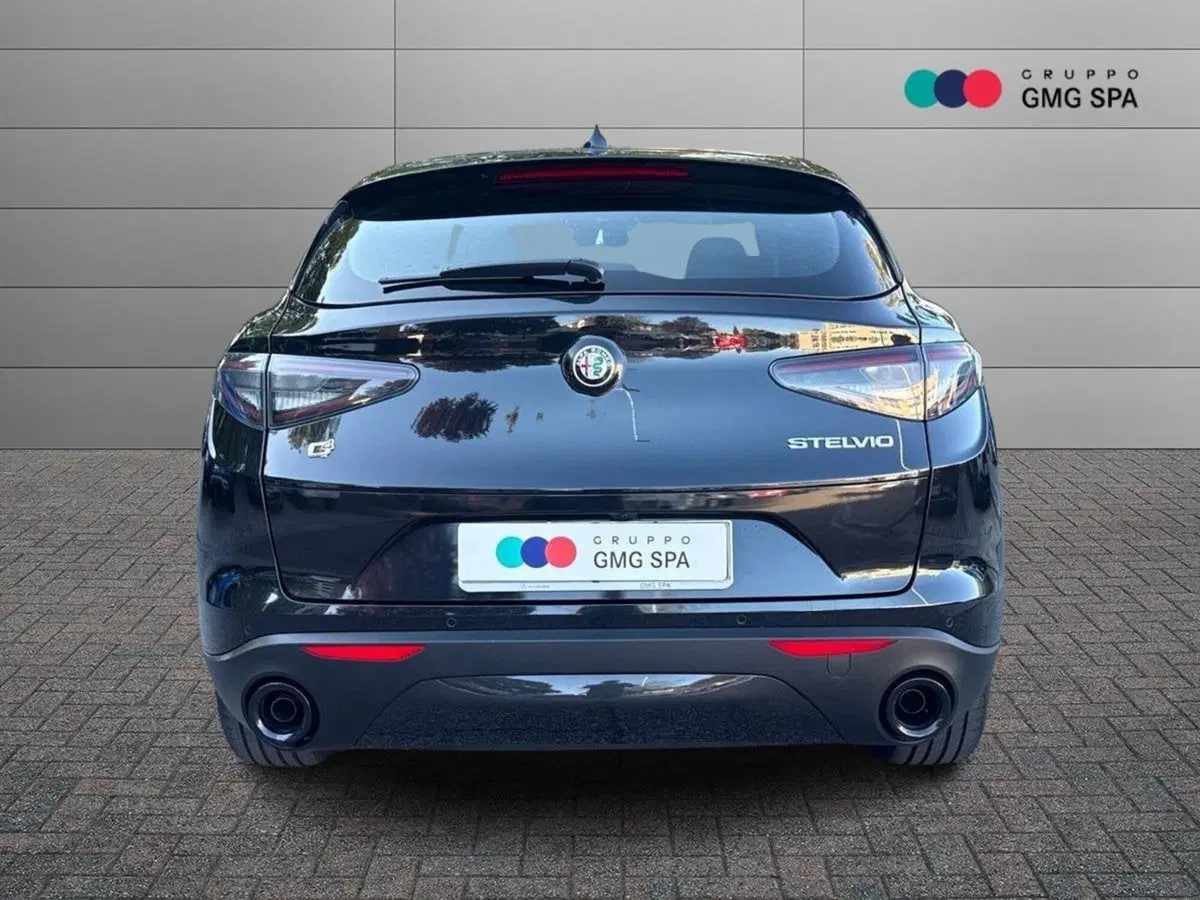 Alfa Romeo Stelvio usata a Firenze (4)