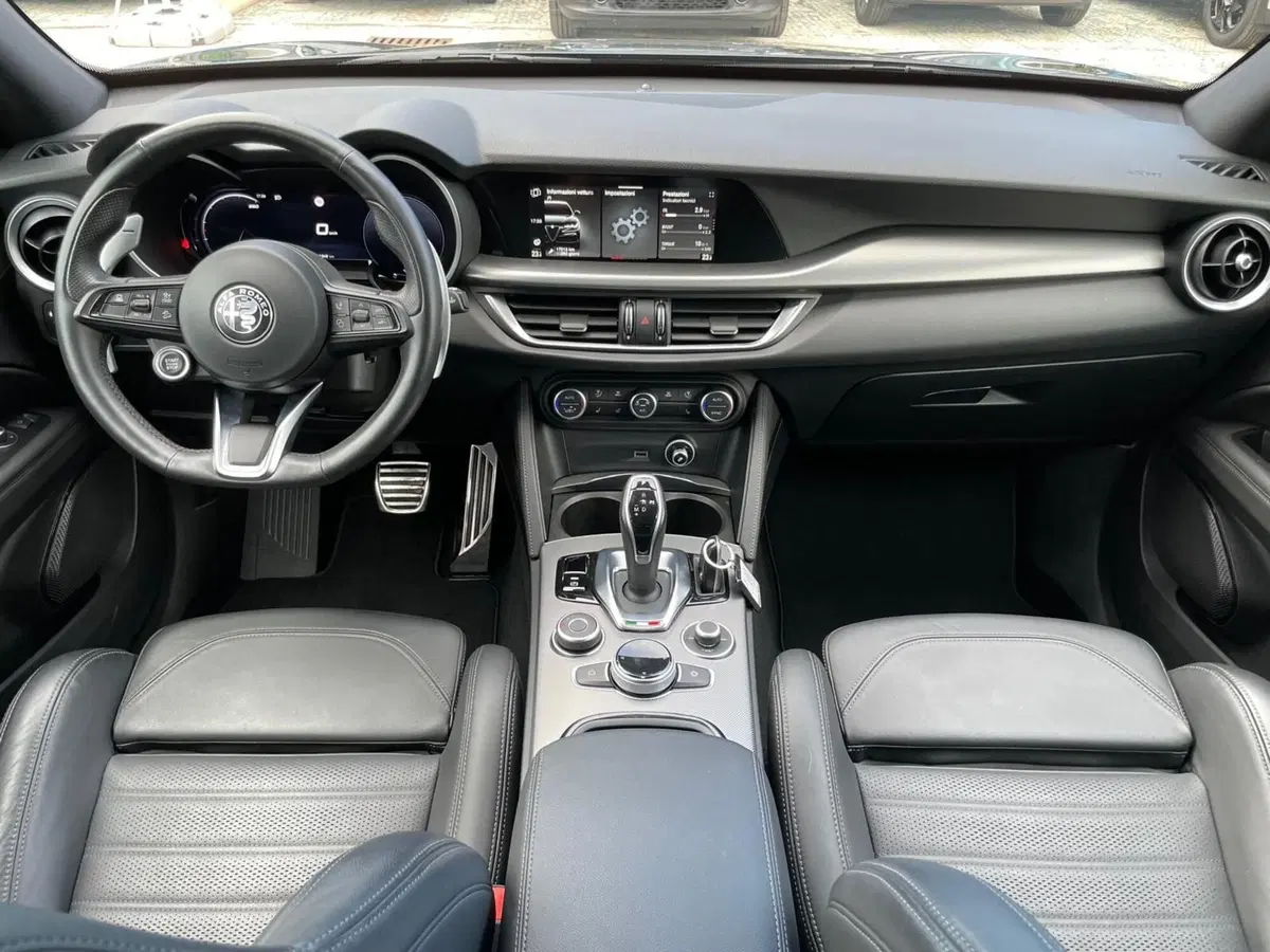 Alfa Romeo Stelvio usata a Ancona (10)