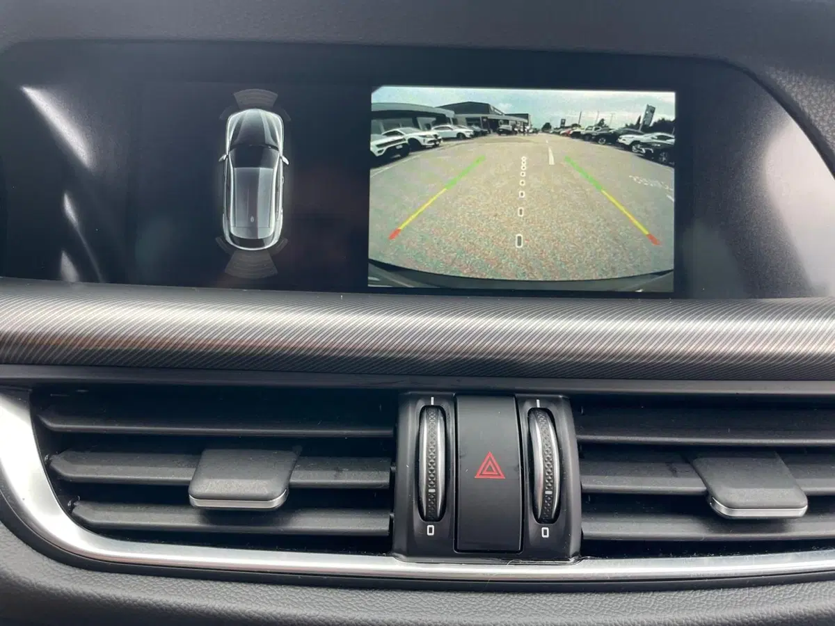 Alfa Romeo Stelvio usata a Ancona (12)