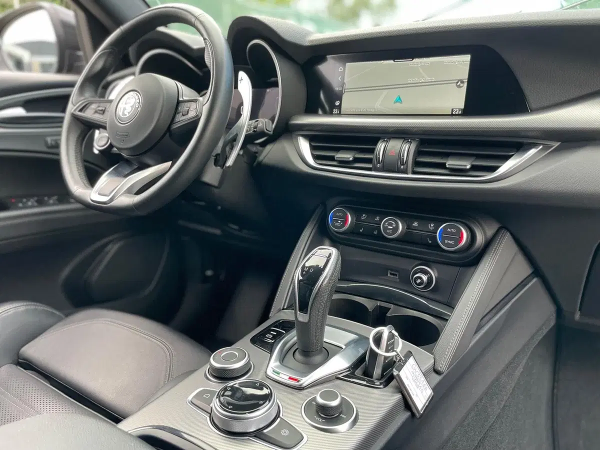 Alfa Romeo Stelvio usata a Ancona (15)