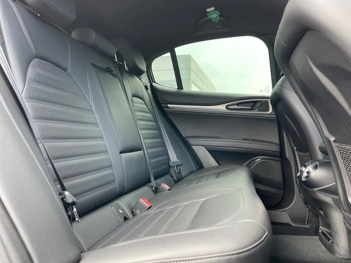 Alfa Romeo Stelvio usata a Ancona (17)