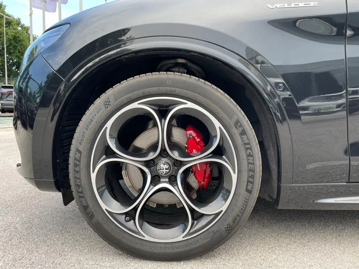 Alfa Romeo Stelvio usata a Ancona (20)