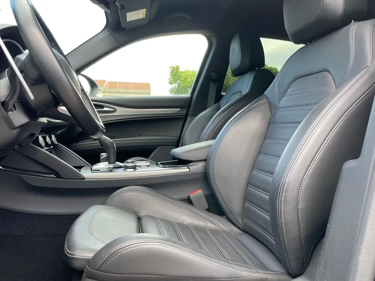 Alfa Romeo Stelvio usata a Ancona (9)