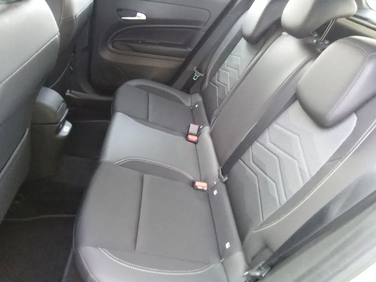 Jeep Avenger usata a Rimini (15)