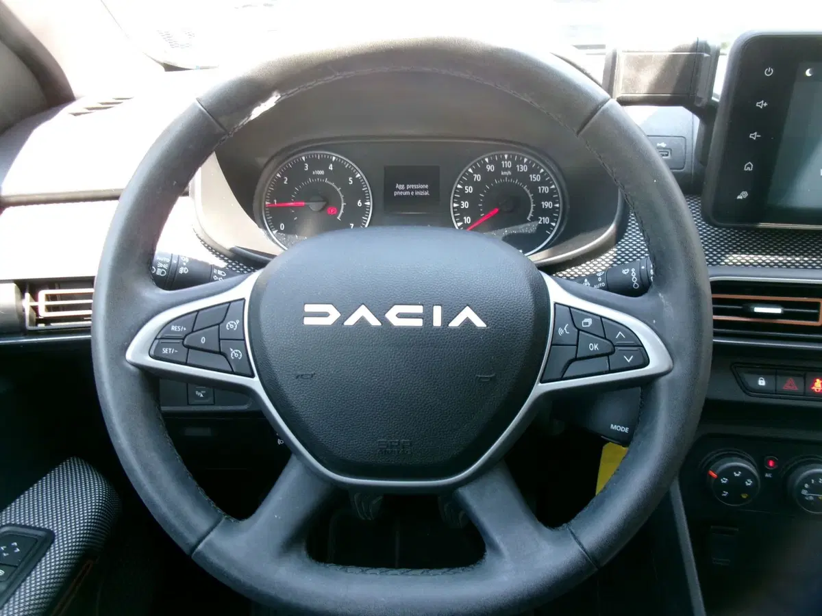Dacia Sandero Stepway usata a Venezia (15)