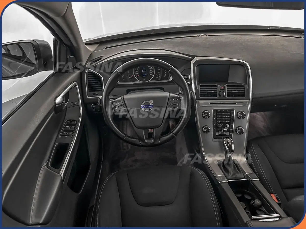Volvo XC60 usata a Milano (11)