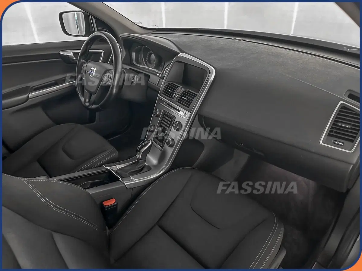 Volvo XC60 usata a Milano (13)