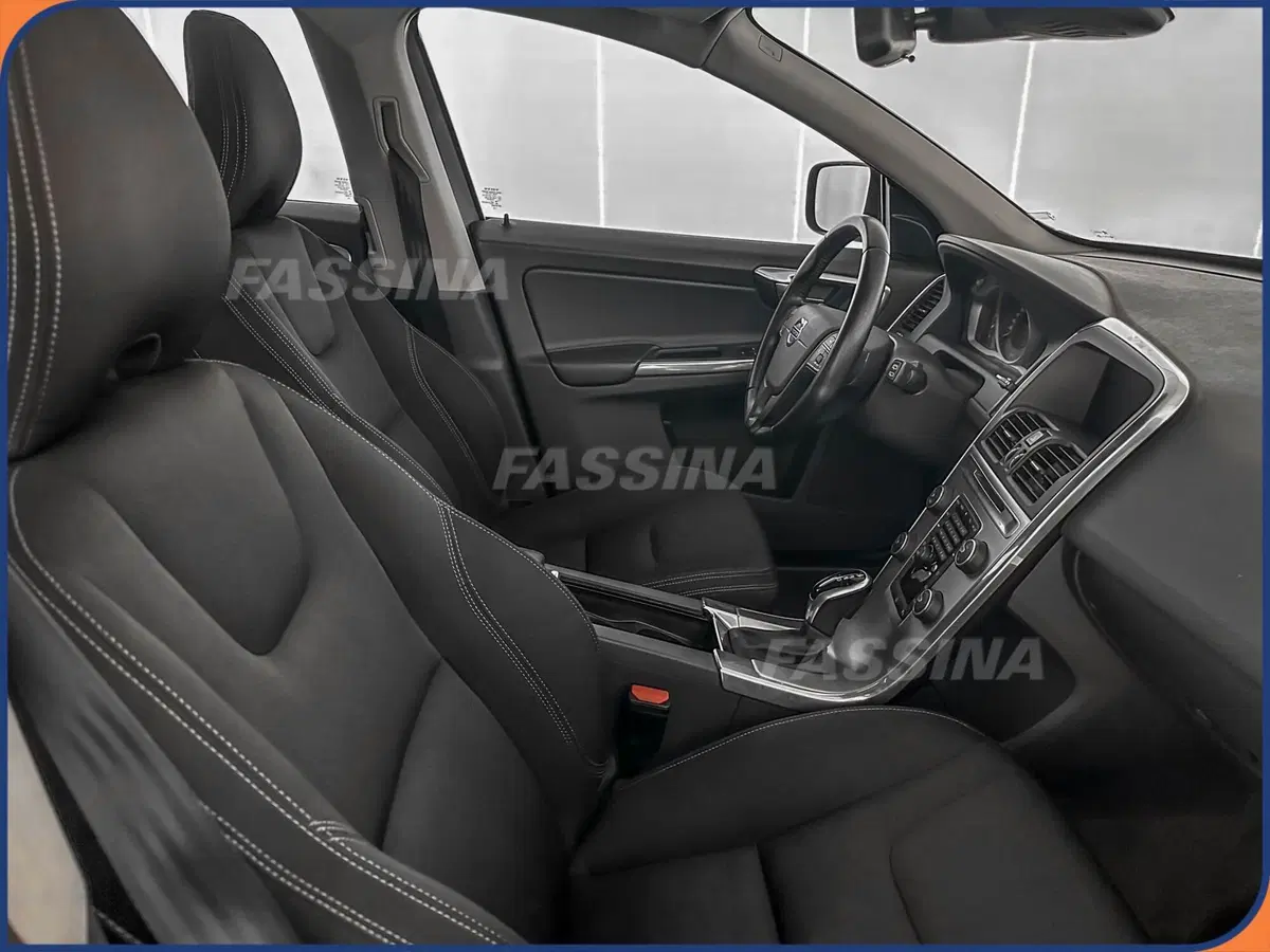 Volvo XC60 usata a Milano (14)