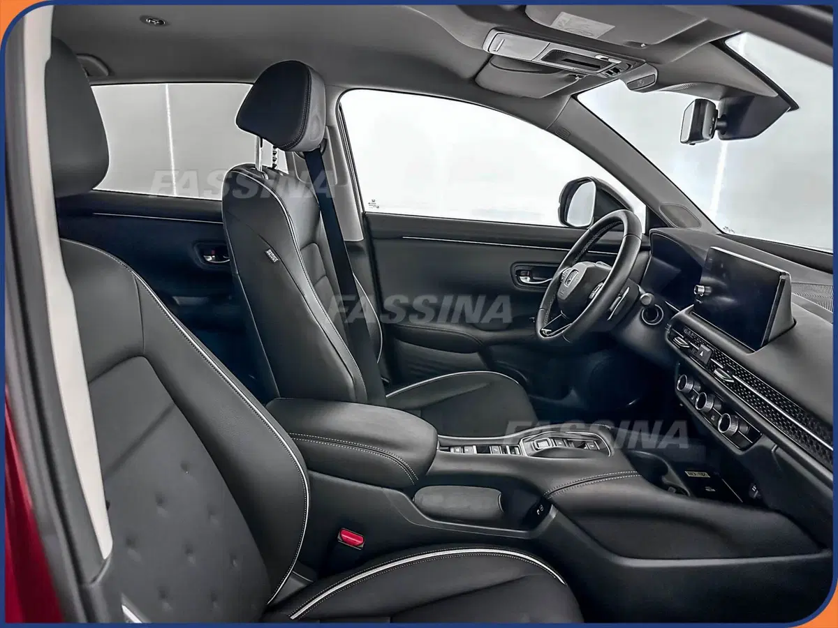 Honda ZR-V usata a Milano (14)