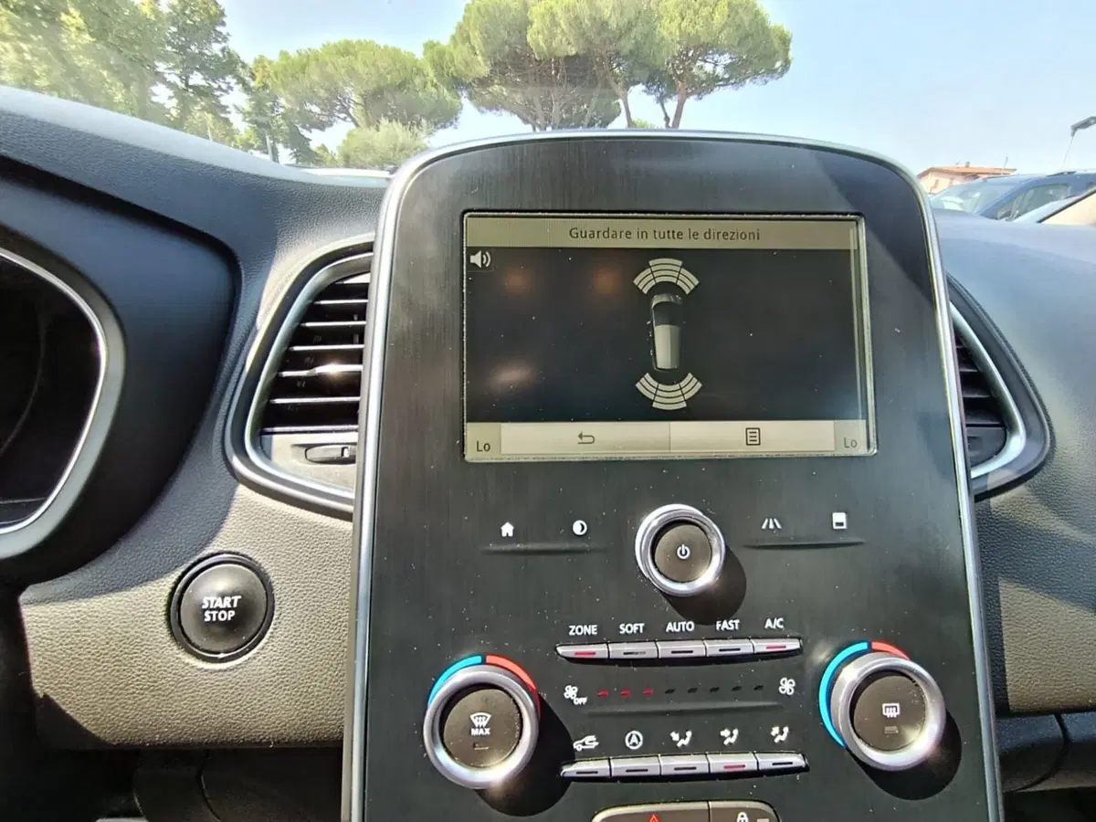 Renault Scénic usata a Massa-Carrara (16)