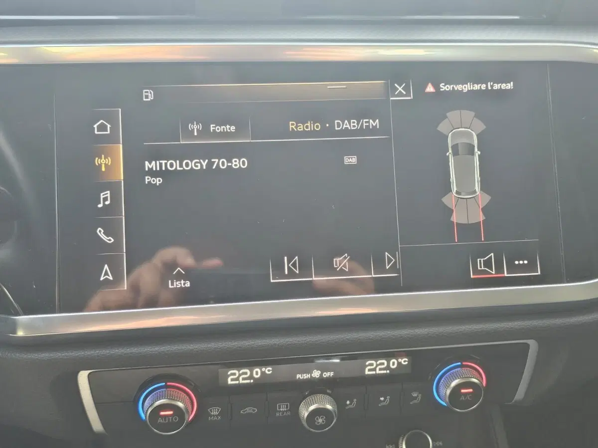 Audi Q3 usata a Bari (17)