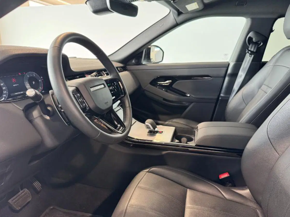Land Rover Range Rover Evoque usata a Venezia (12)