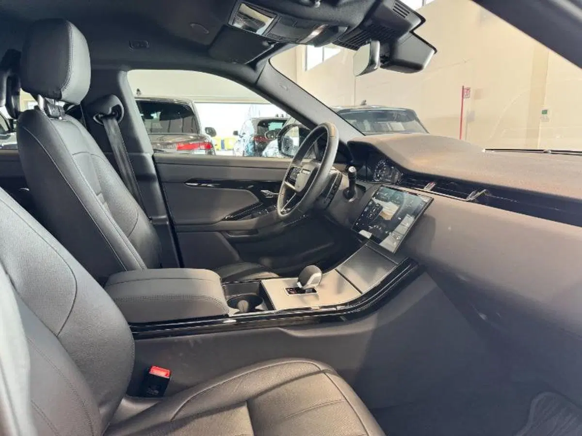 Land Rover Range Rover Evoque usata a Venezia (16)