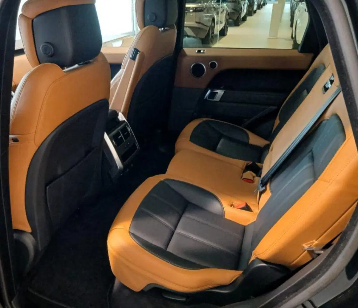 Land Rover Range Rover Sport usata a Venezia (13)