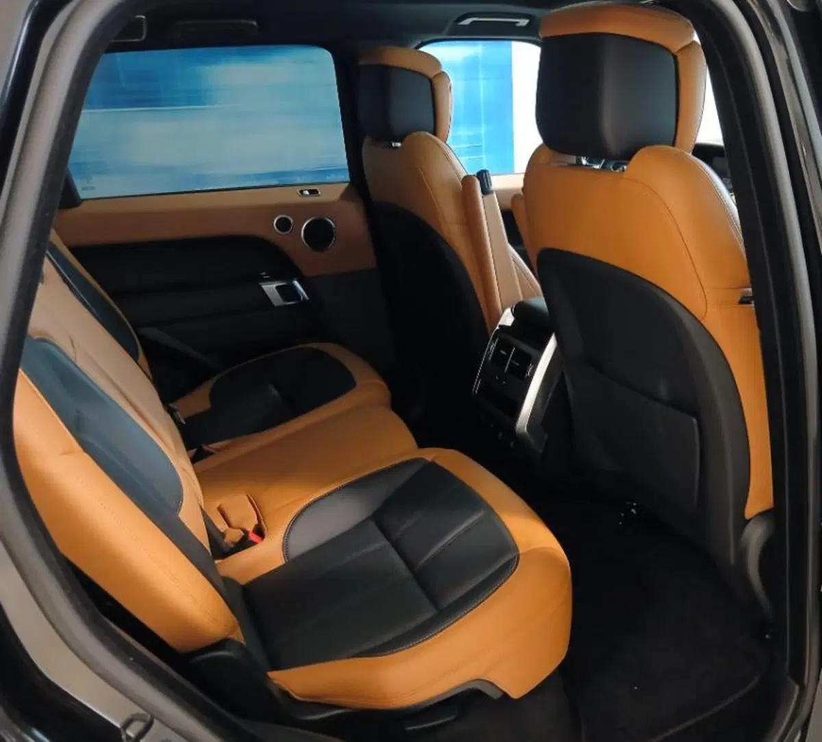 Land Rover Range Rover Sport usata a Venezia (14)