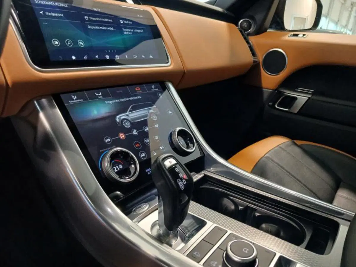 Land Rover Range Rover Sport usata a Venezia (17)