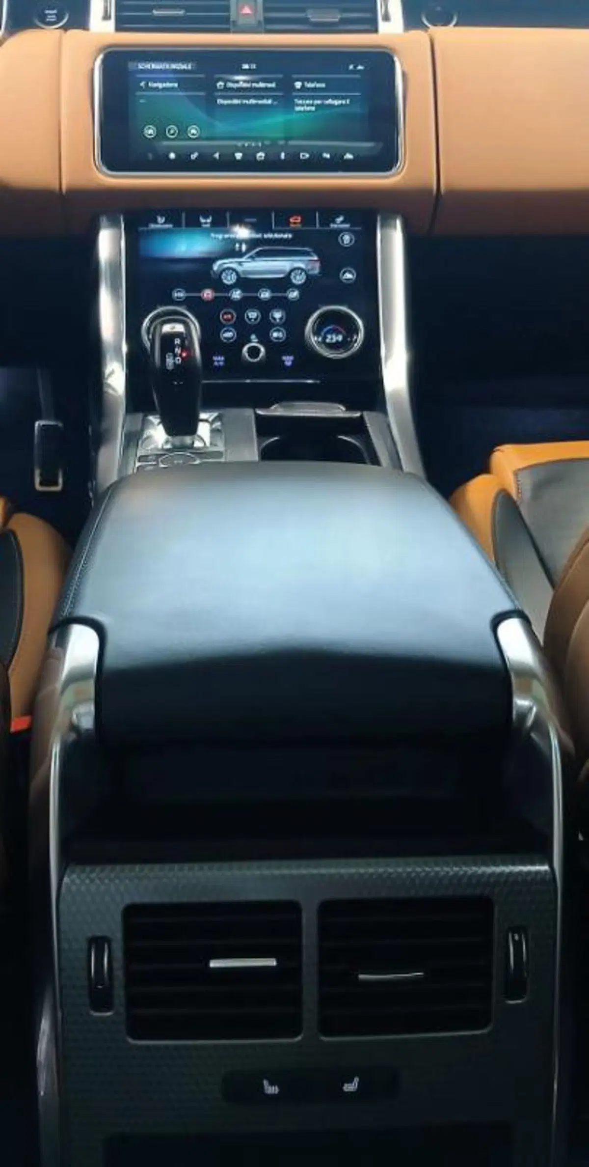 Land Rover Range Rover Sport usata a Venezia (18)
