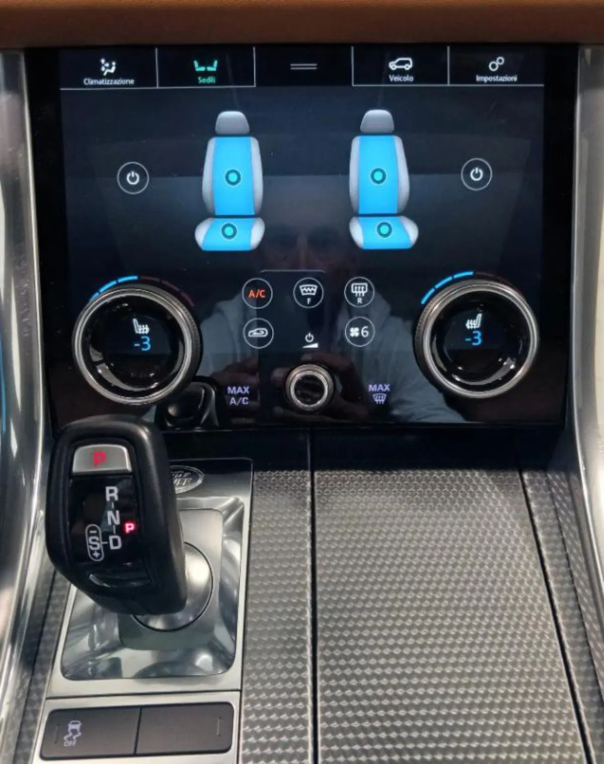 Land Rover Range Rover Sport usata a Venezia (19)