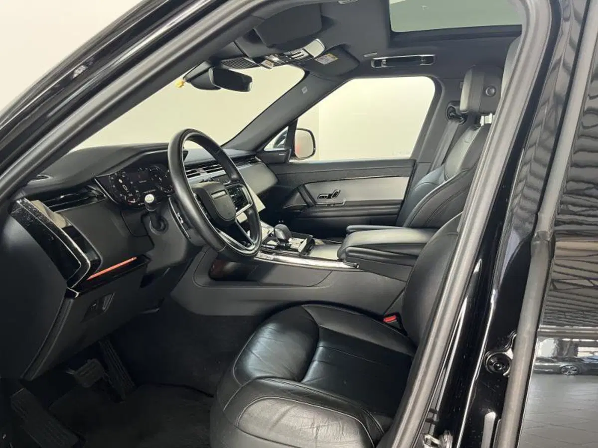 Land Rover Range Rover Sport usata a Venezia (11)