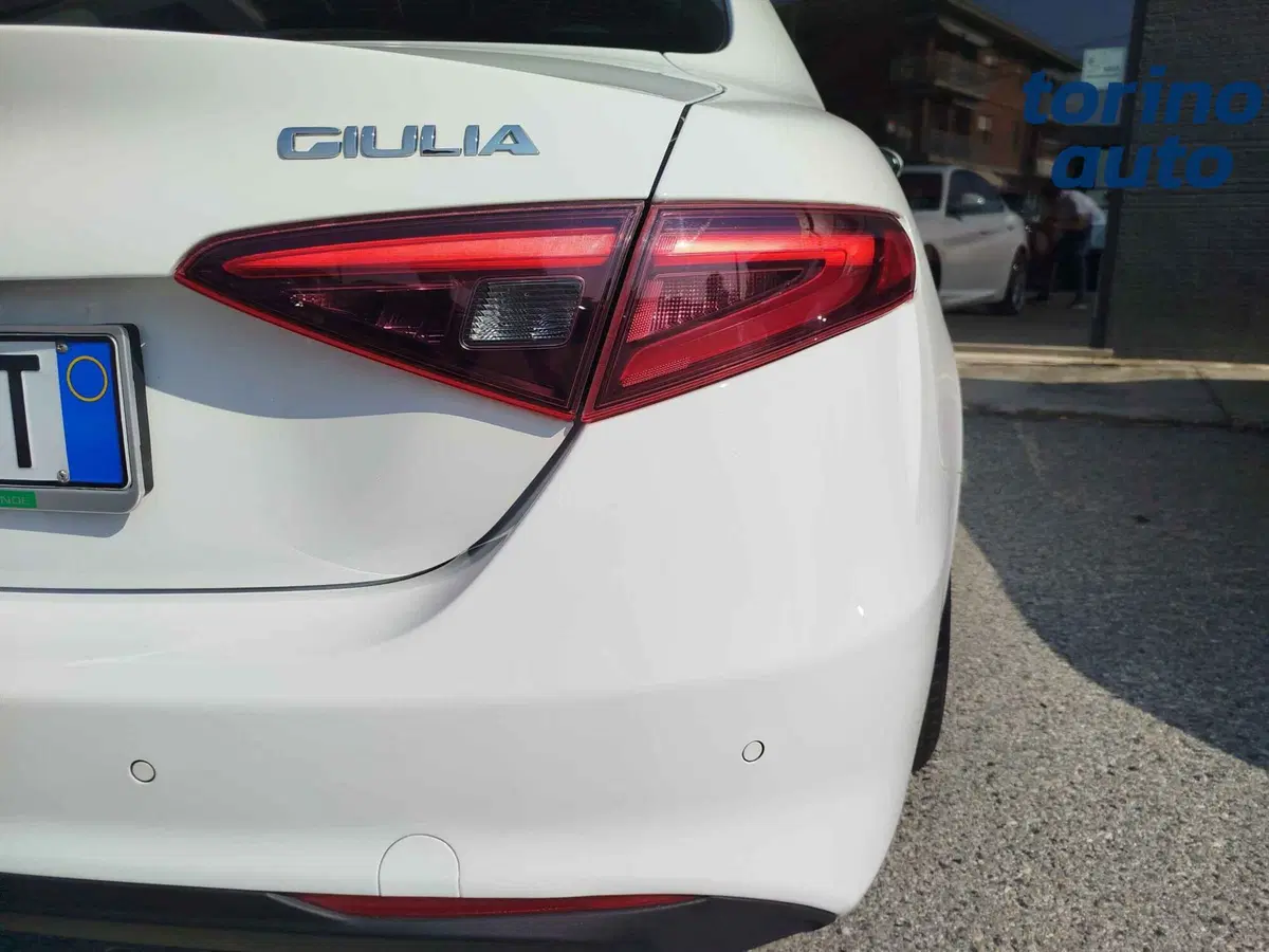 Alfa Romeo Giulia usata a Cuneo (10)