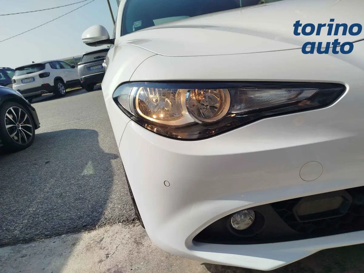 Alfa Romeo Giulia usata a Cuneo (11)
