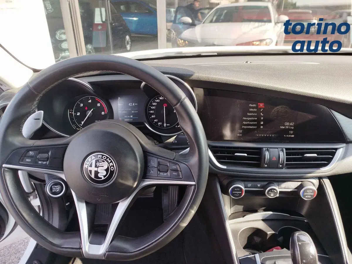 Alfa Romeo Giulia usata a Cuneo (12)