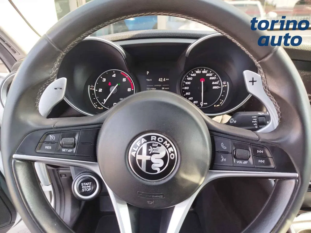 Alfa Romeo Giulia usata a Cuneo (13)