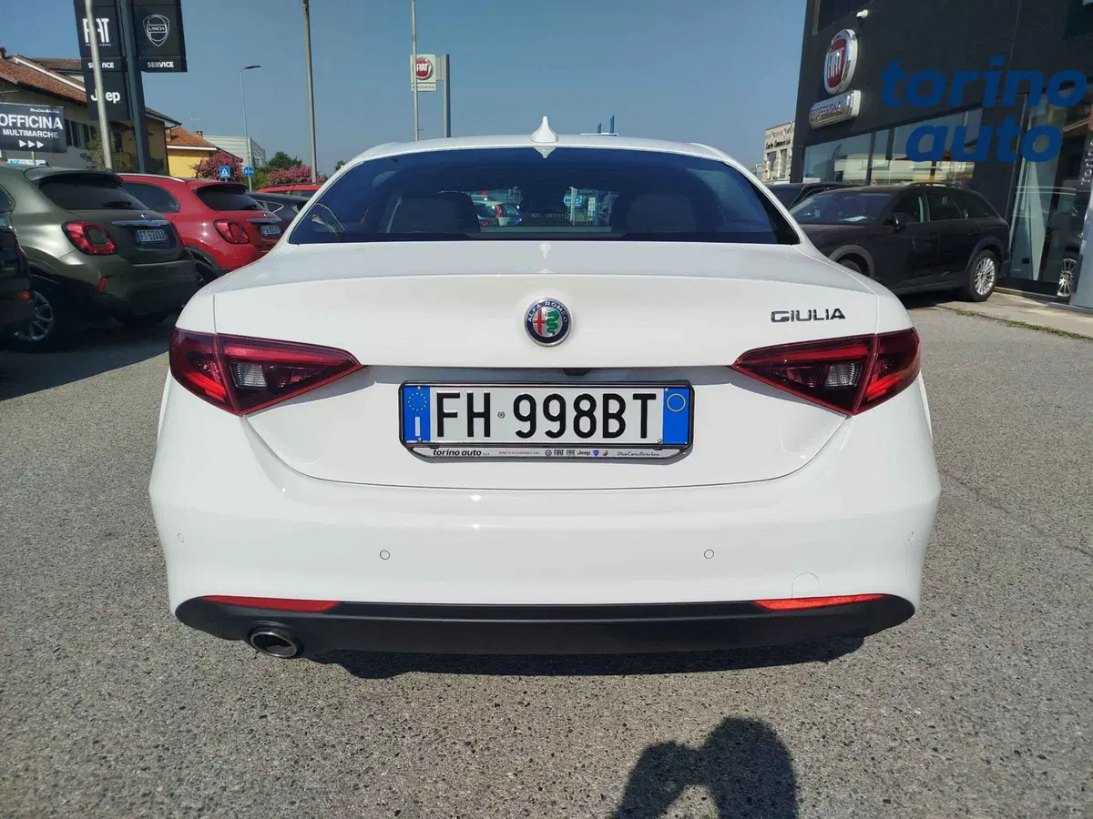 Alfa Romeo Giulia usata a Cuneo (6)