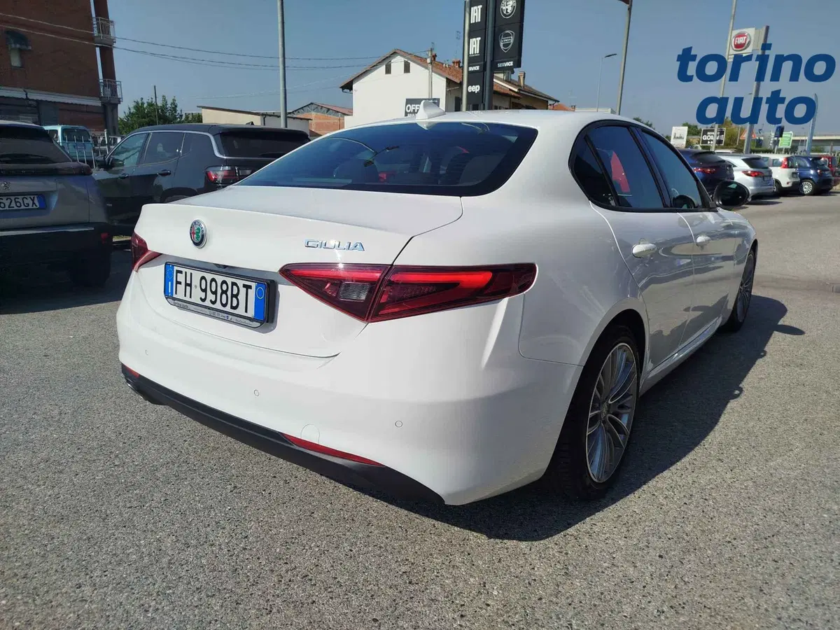 Alfa Romeo Giulia usata a Cuneo (7)