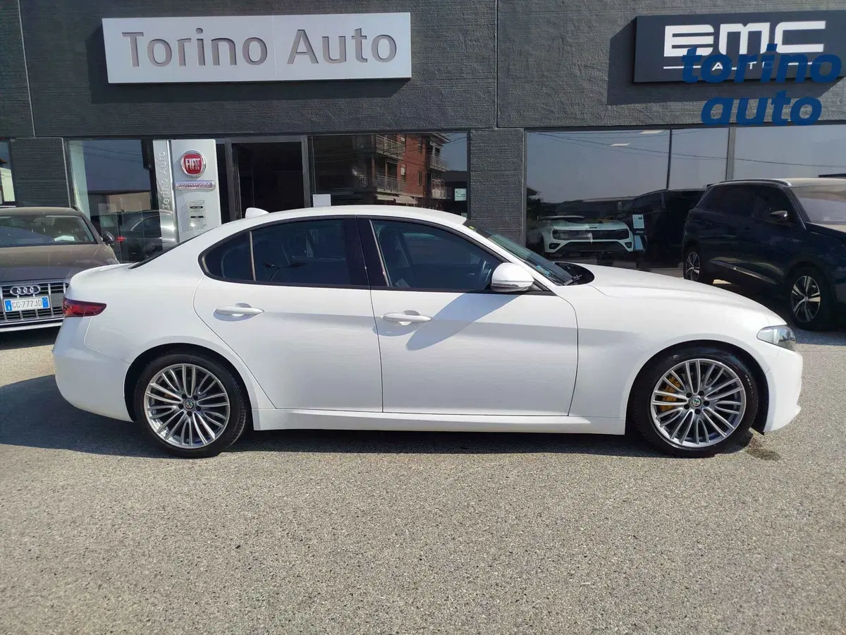 Alfa Romeo Giulia usata a Cuneo (8)