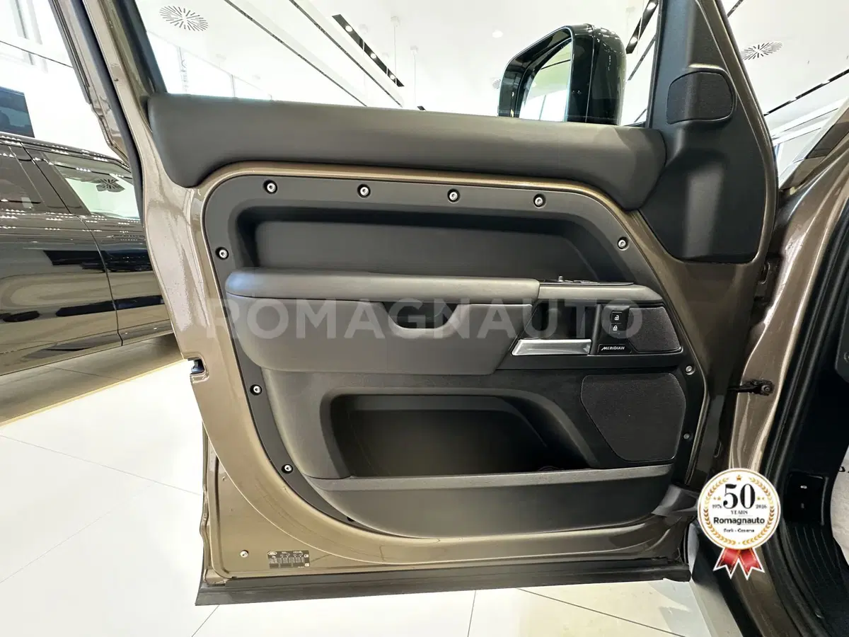 Land Rover Defender usata a Forlì-Cesena (15)