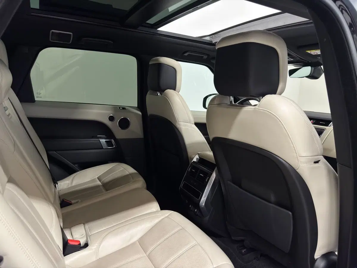 Land Rover Range Rover Sport usata a Novara (14)