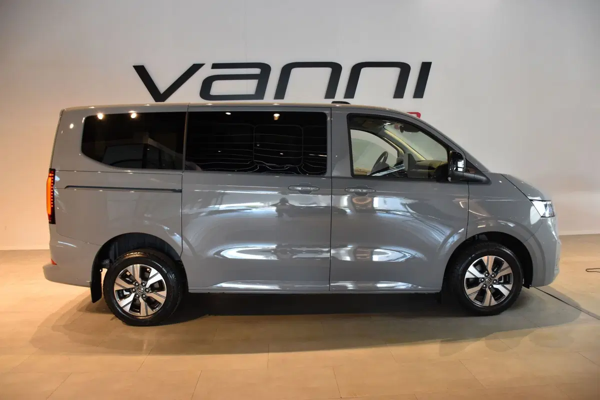 Volkswagen Veicoli Commerciali Caravelle usata a Verona (3)