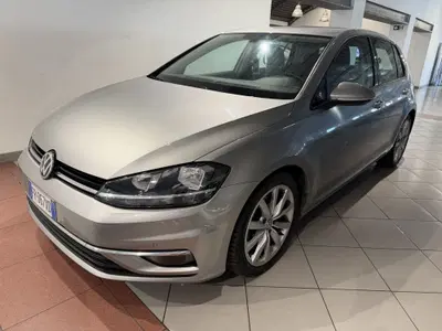 Volkswagen Golf 1.6 TDI 115 CV 5p. Executive BlueMotion Technology del 2018 usata a Genova