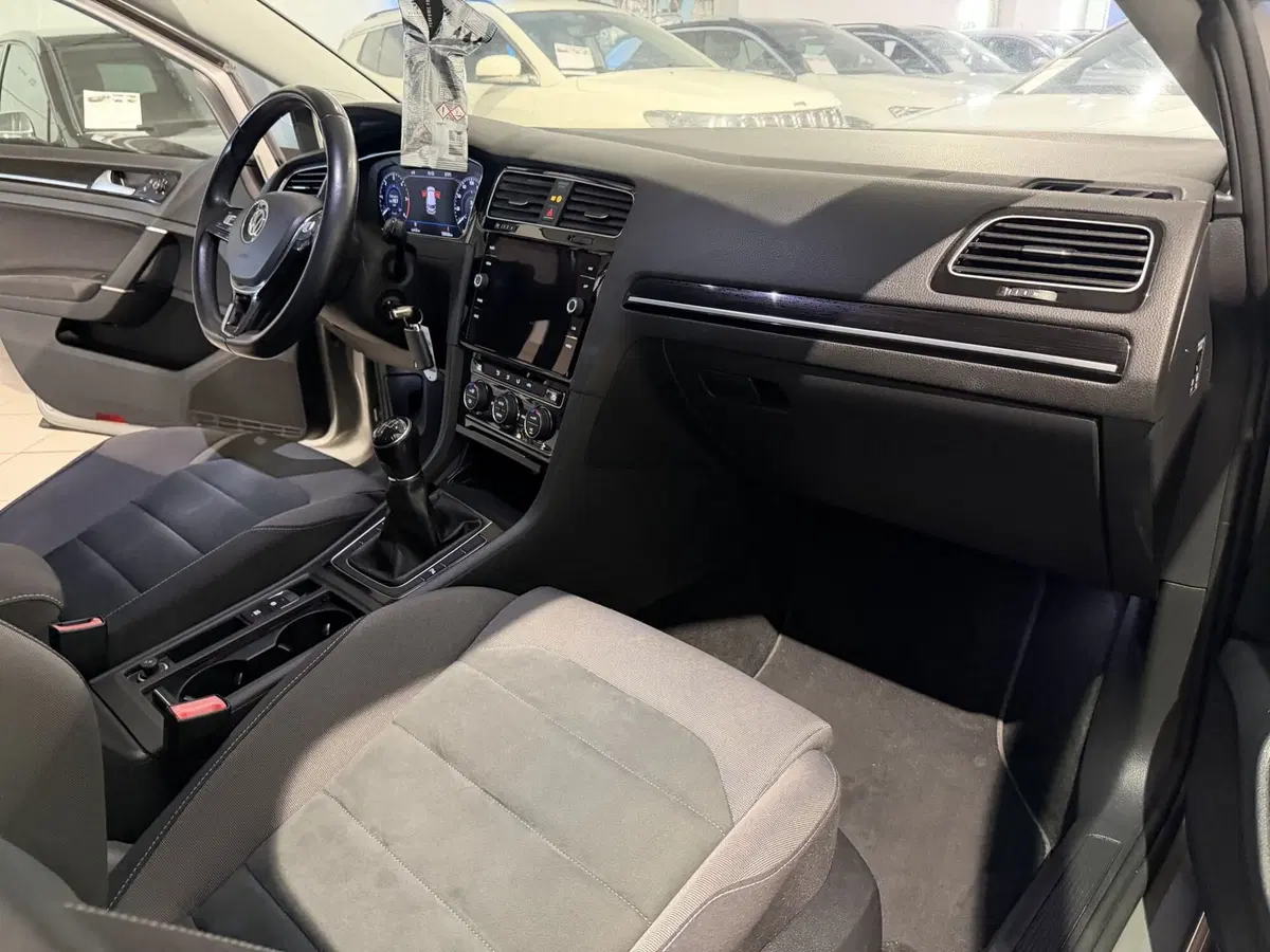 Volkswagen Golf usata a Genova (11)
