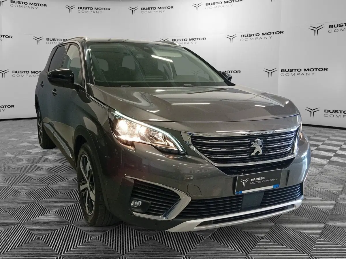 Peugeot 5008 usata a Varese
