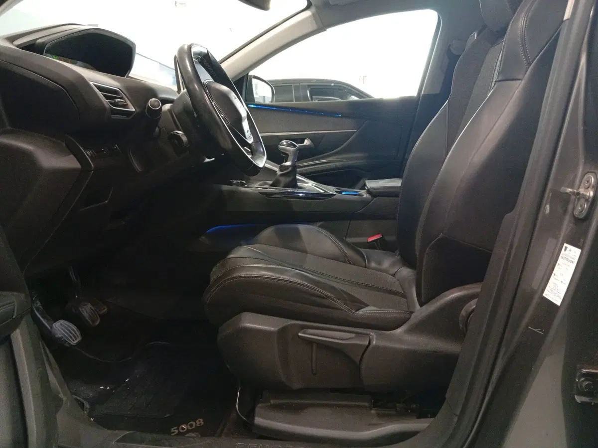 Peugeot 5008 usata a Varese (8)