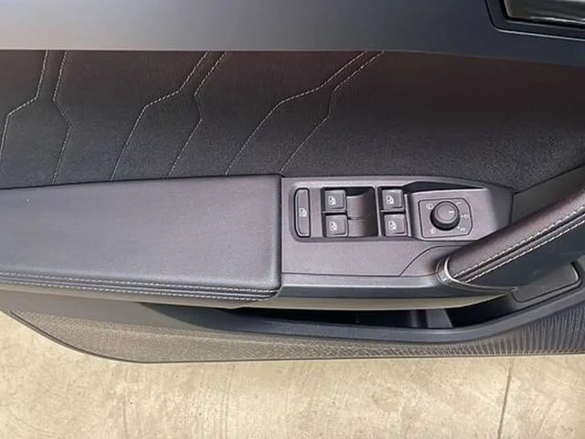 Cupra Leon Station Wagon usata a Vicenza (18)