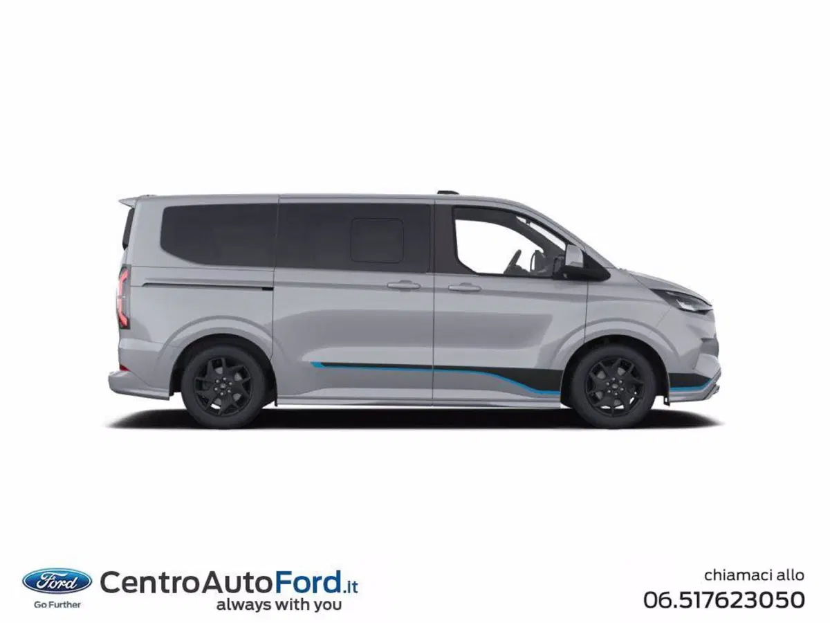 Ford Tourneo Custom nuova a Roma (2)