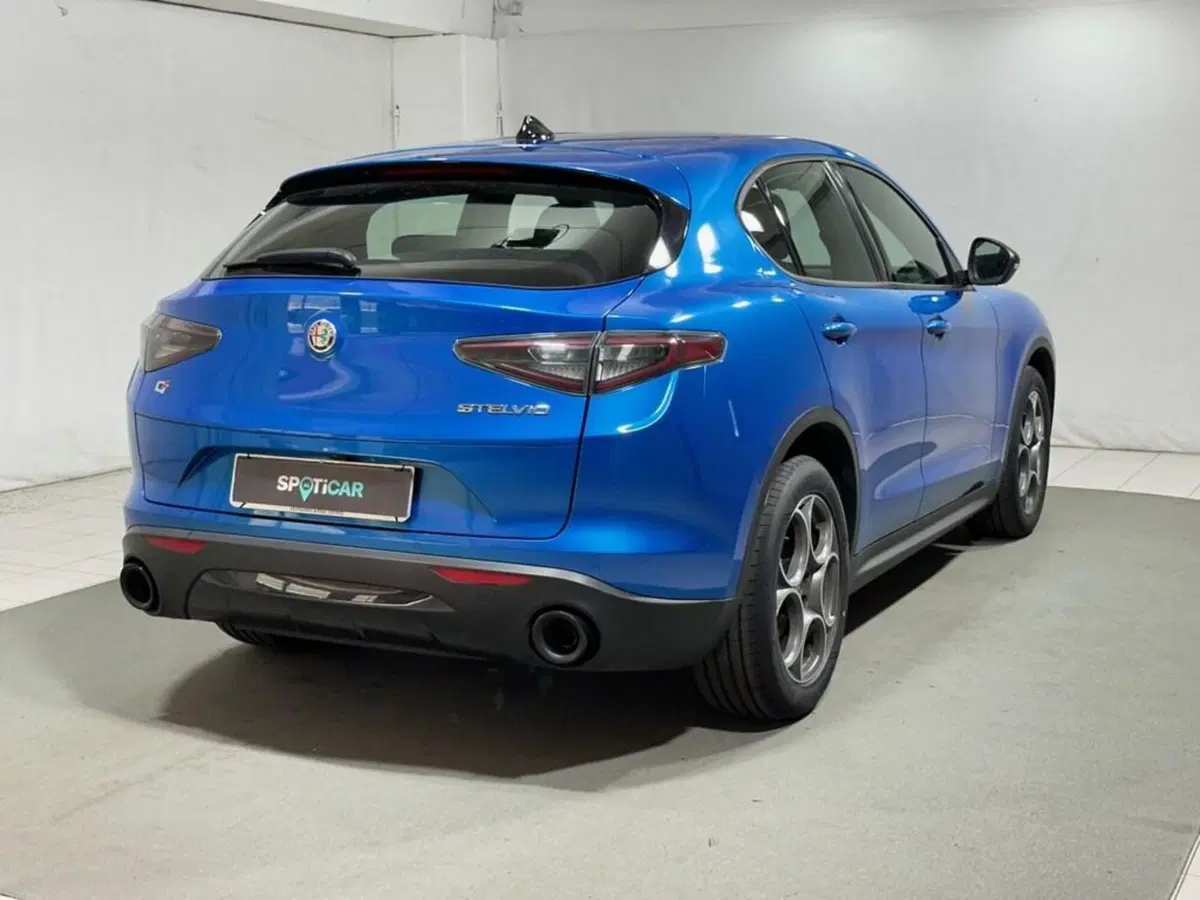 Alfa Romeo Stelvio usata a Sondrio (5)