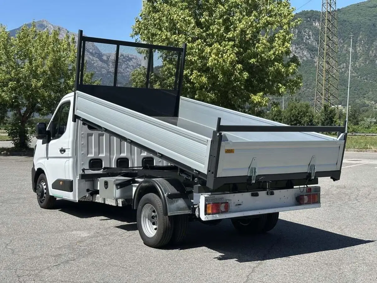 Nissan Interstar Furgone nuova a Sondrio (3)