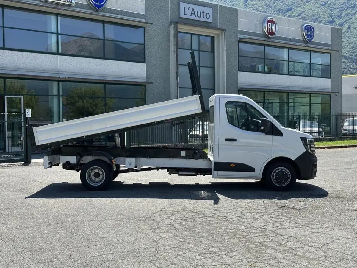Nissan Interstar Furgone nuova a Sondrio (6)